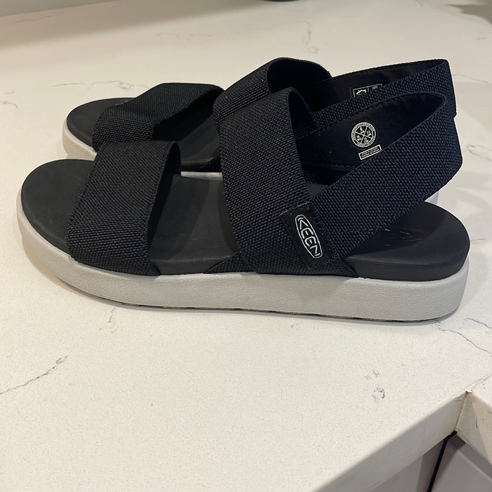 Keen Sandals size 6